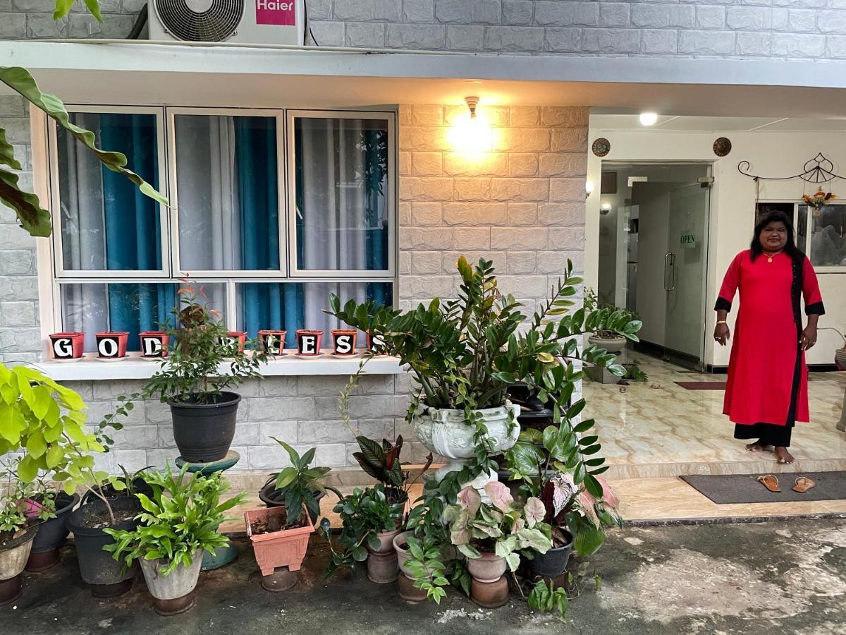 פולונרואה Rock Cascade Tourist Home & Cookery School מראה חיצוני תמונה