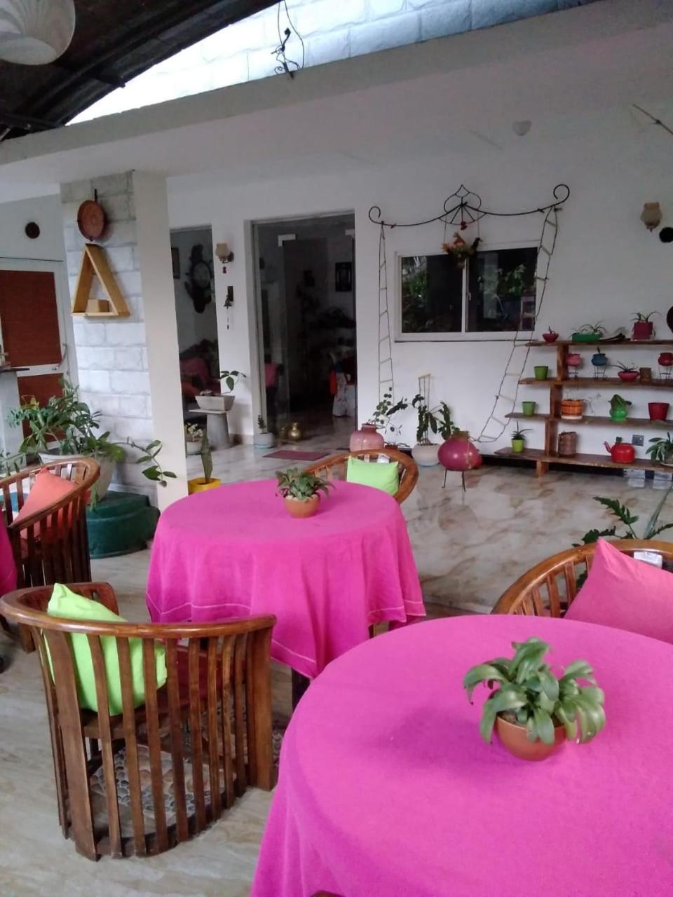 פולונרואה Rock Cascade Tourist Home & Cookery School מראה חיצוני תמונה