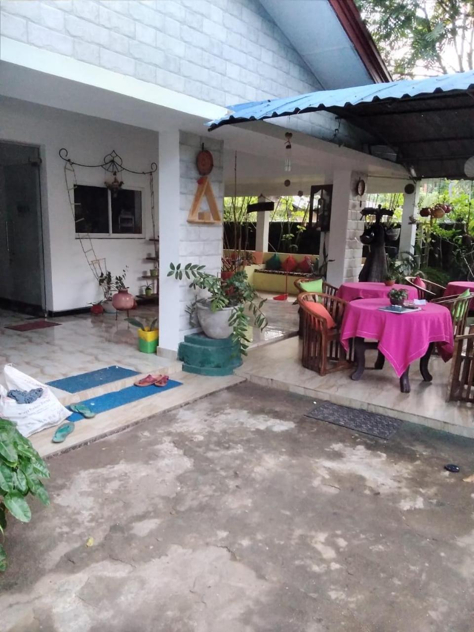 פולונרואה Rock Cascade Tourist Home & Cookery School מראה חיצוני תמונה