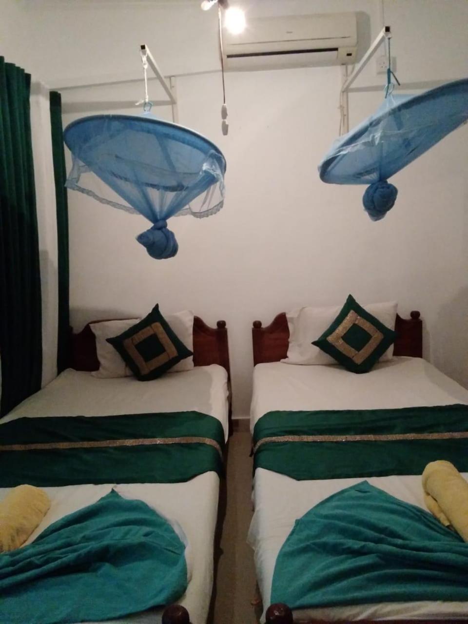 פולונרואה Rock Cascade Tourist Home & Cookery School מראה חיצוני תמונה