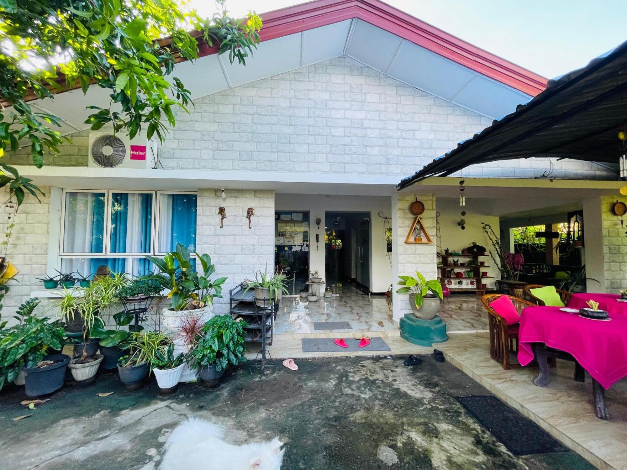 פולונרואה Rock Cascade Tourist Home & Cookery School מראה חיצוני תמונה