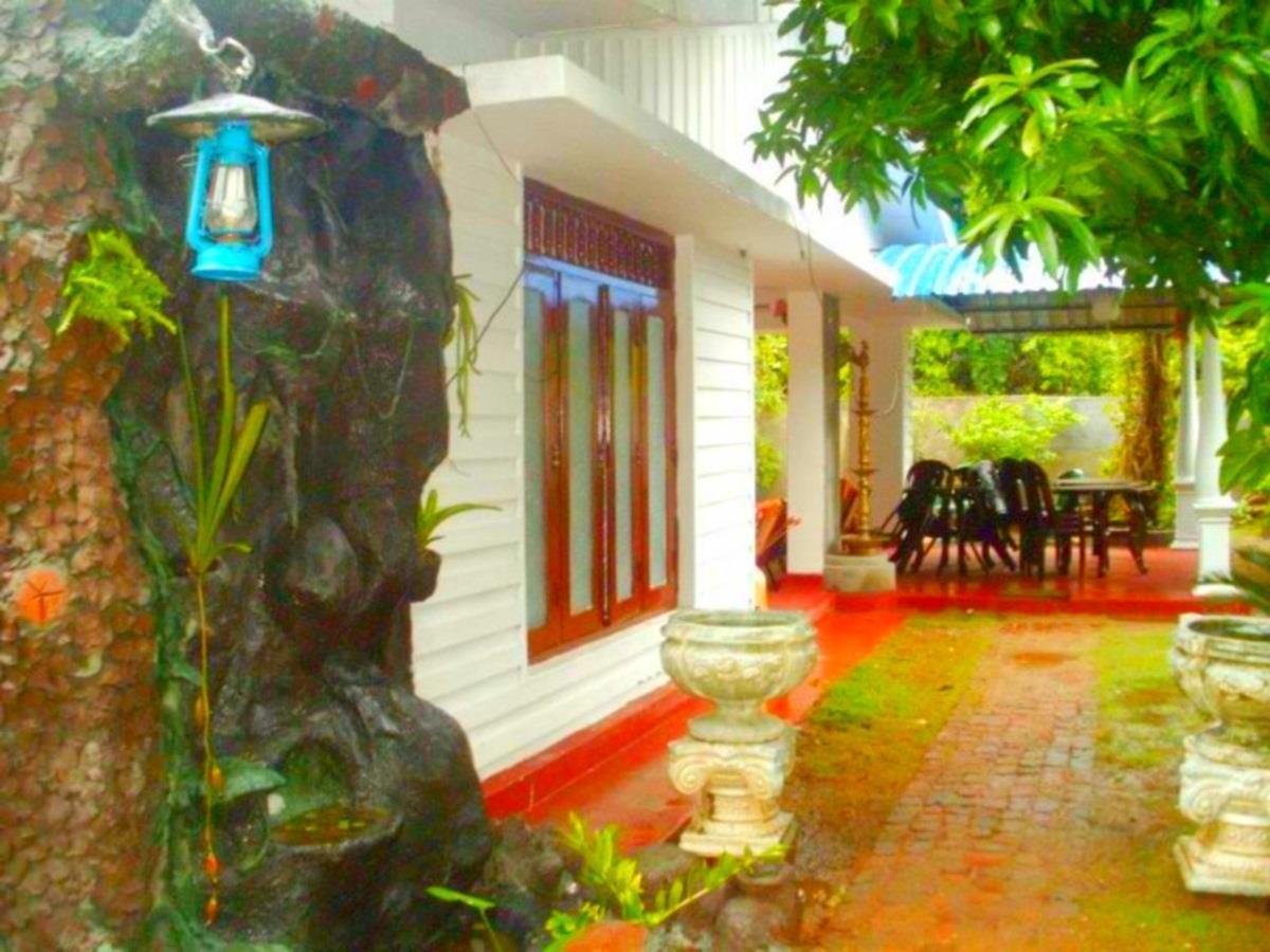 פולונרואה Rock Cascade Tourist Home & Cookery School מראה חיצוני תמונה