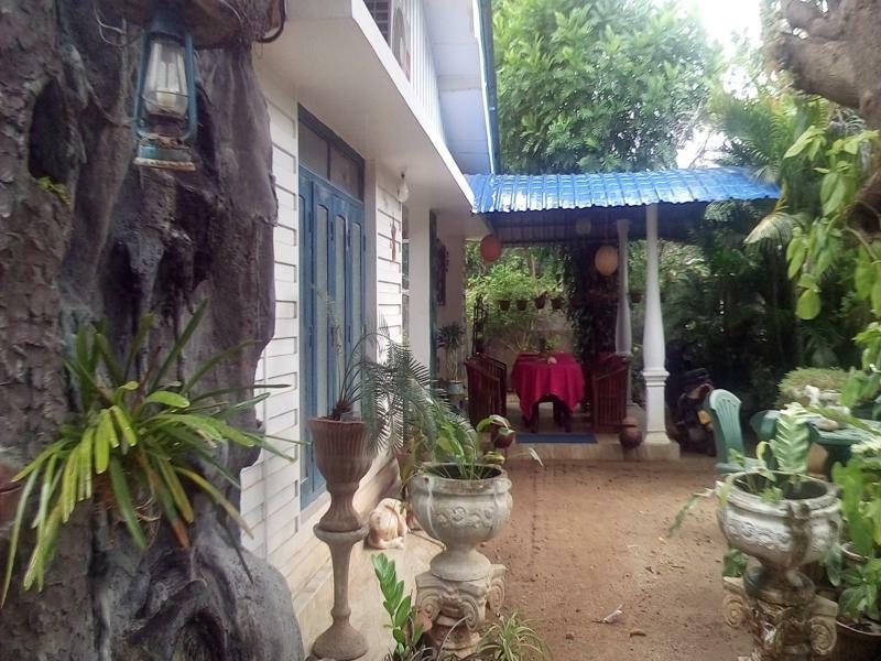 פולונרואה Rock Cascade Tourist Home & Cookery School מראה חיצוני תמונה